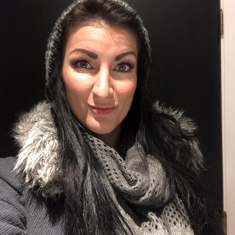 Meet your Posher, Debbie
